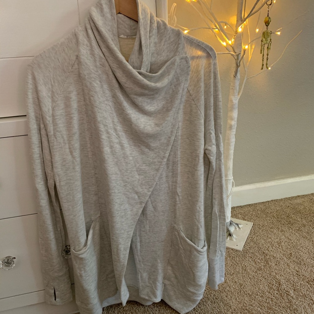 Athleta Studio Wrap With Magnets Xs Light Gray View 3